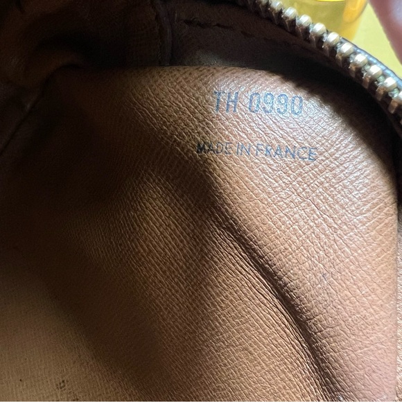 VTG Louis Vuitton Monogram Leather Clutch(Wear, Cracking, Peeling, Darkening) - Picture 14 of 15